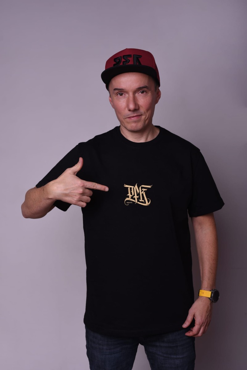 T-shirt PFK SQD GOLD haft czarny