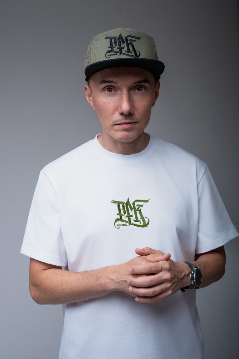 T-shirt PFK SQD OLIVE haft biały